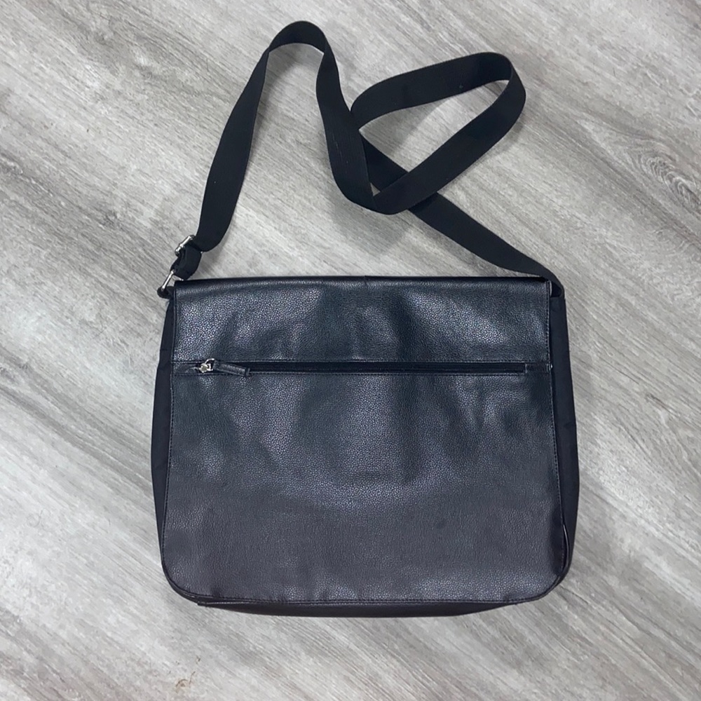 Excellent Condition JOE by Joseph Abboud Messenger Bag